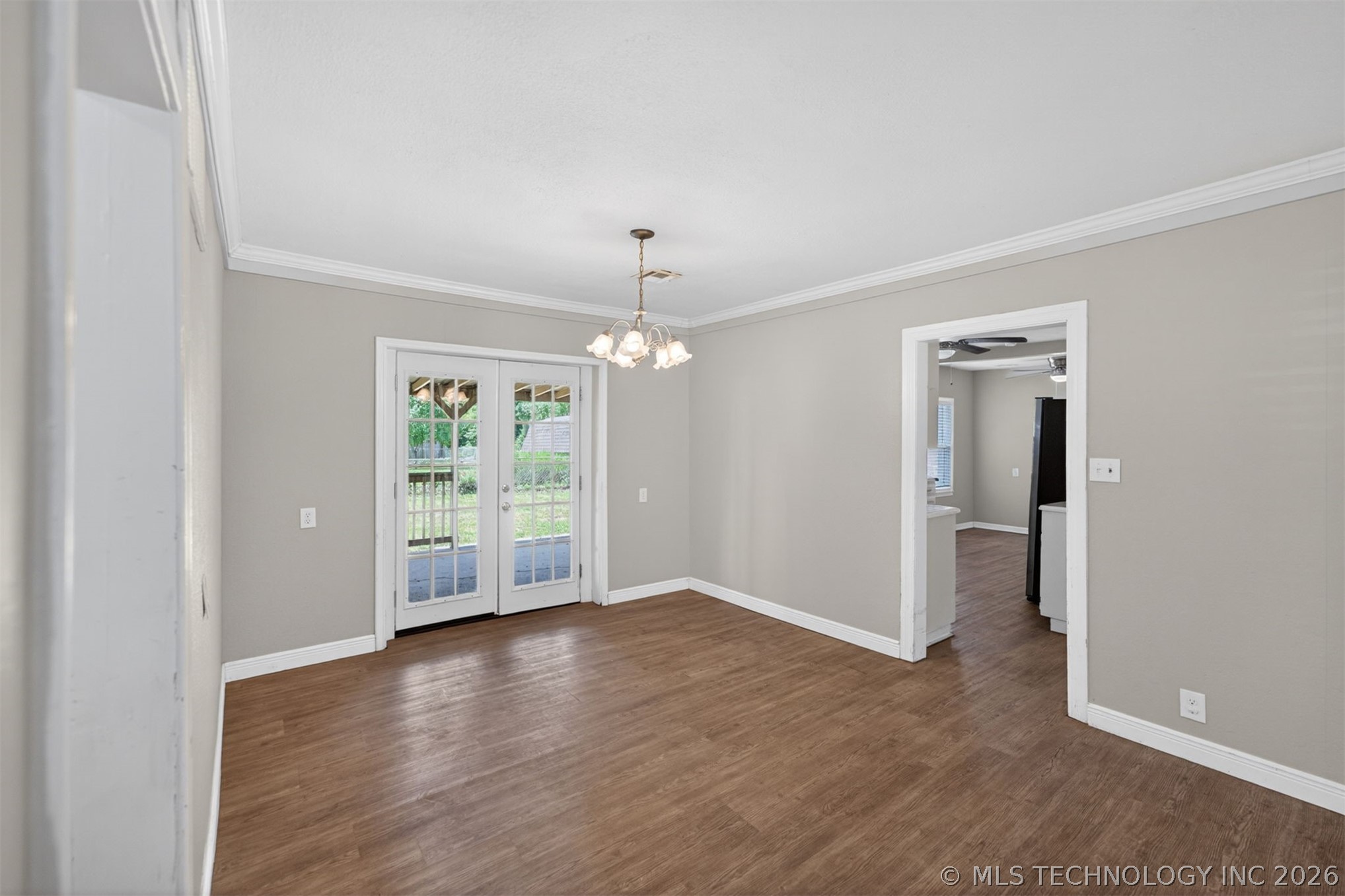515 W Delaware Property Photo 9