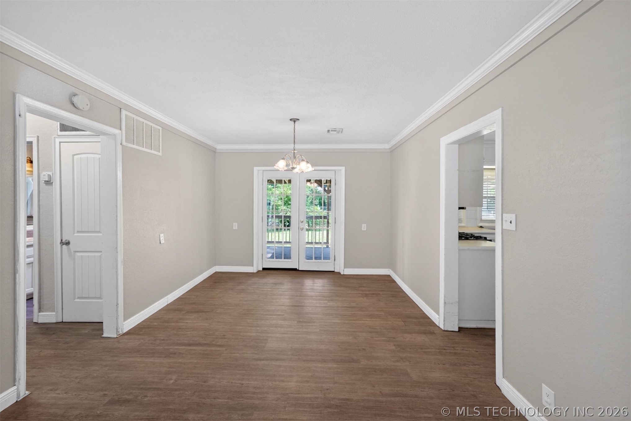 515 W Delaware Property Photo 10