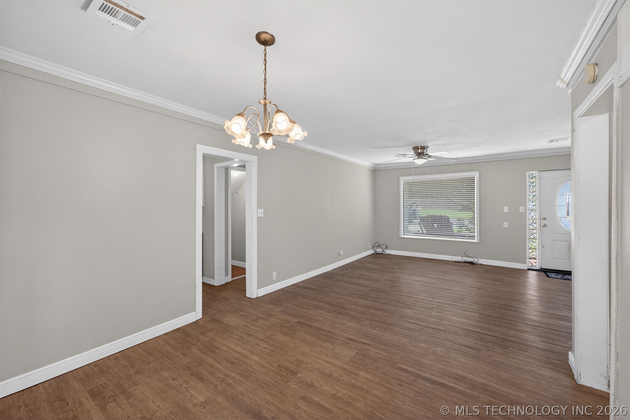 515 W Delaware Property Photo 11