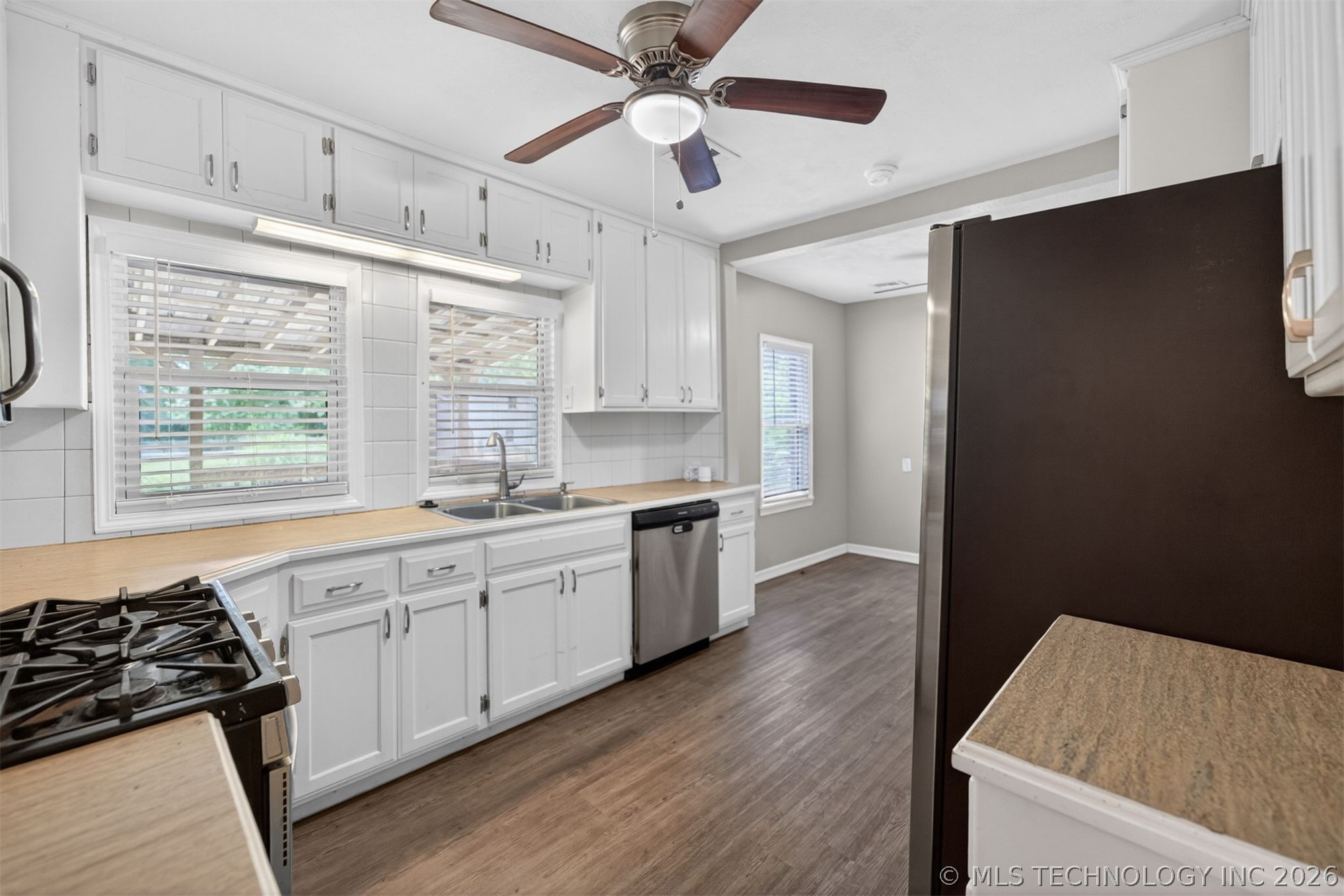 515 W Delaware Property Photo 13