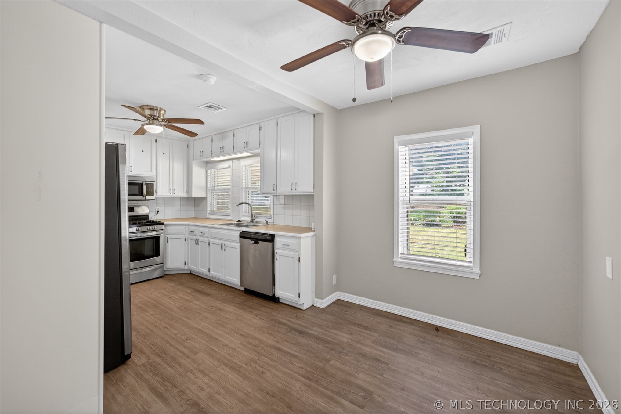 515 W Delaware Property Photo 16