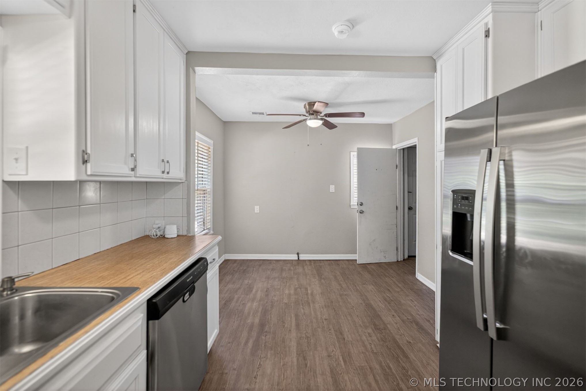 515 W Delaware Property Photo 17