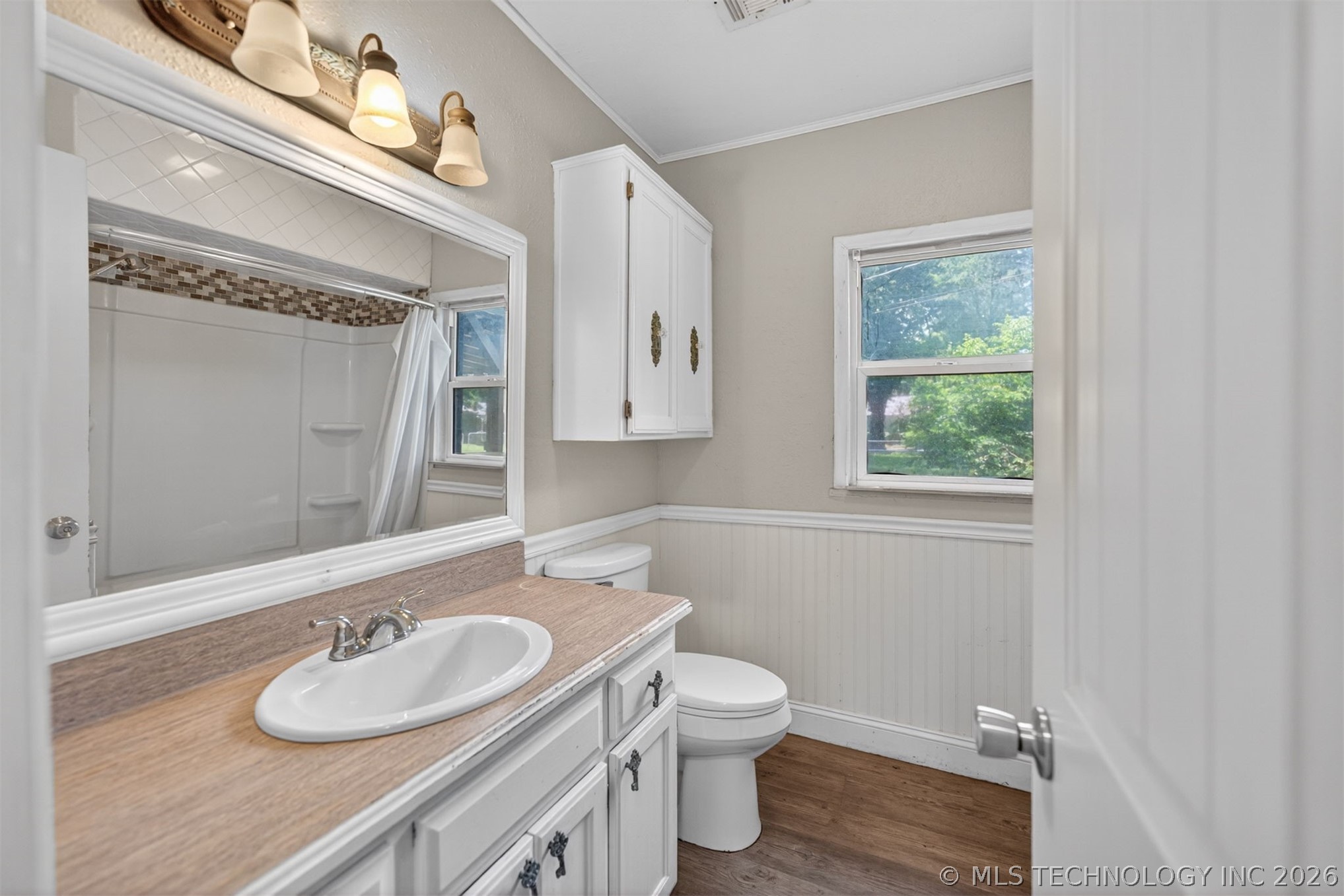 515 W Delaware Property Photo 23