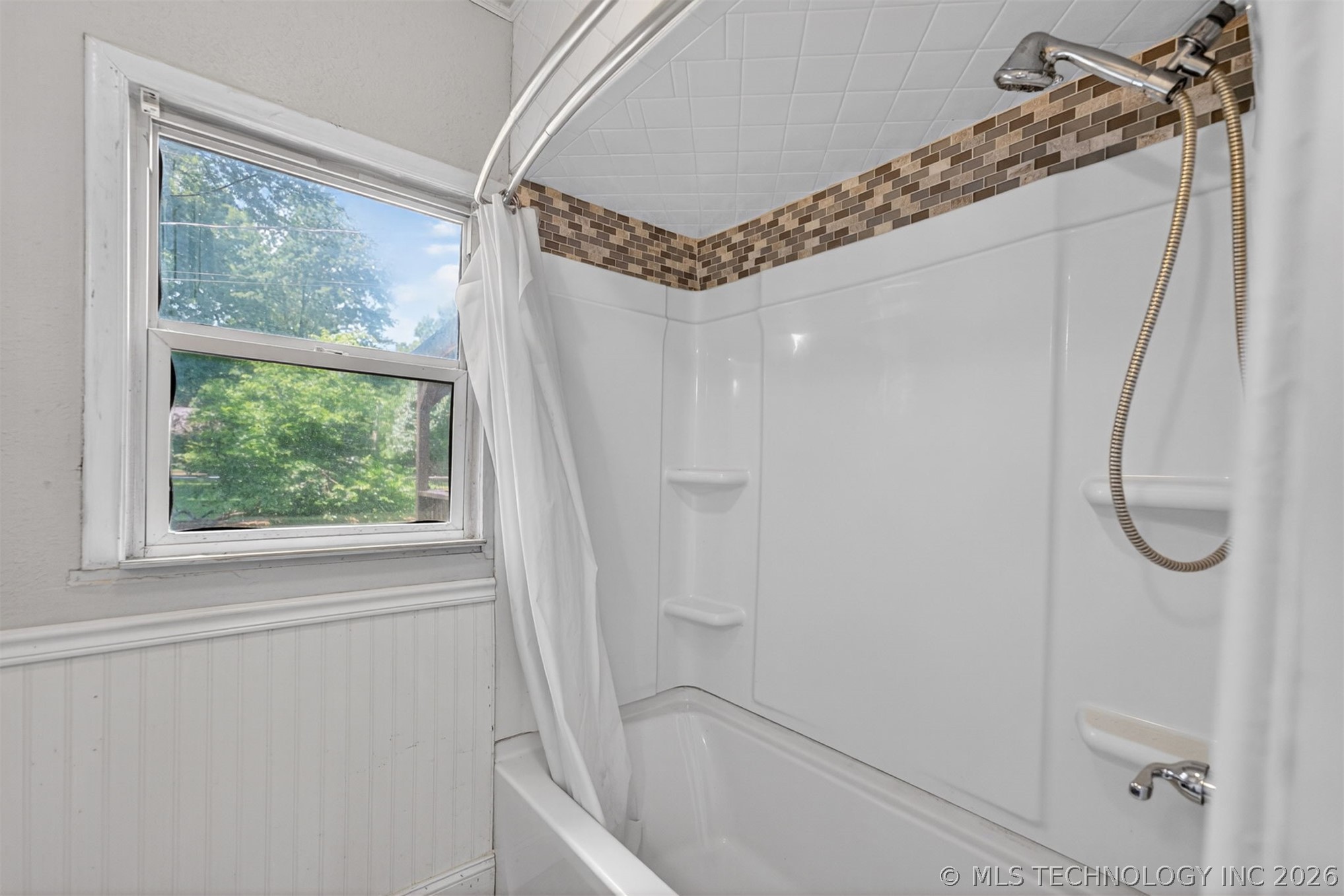 515 W Delaware Property Photo 24