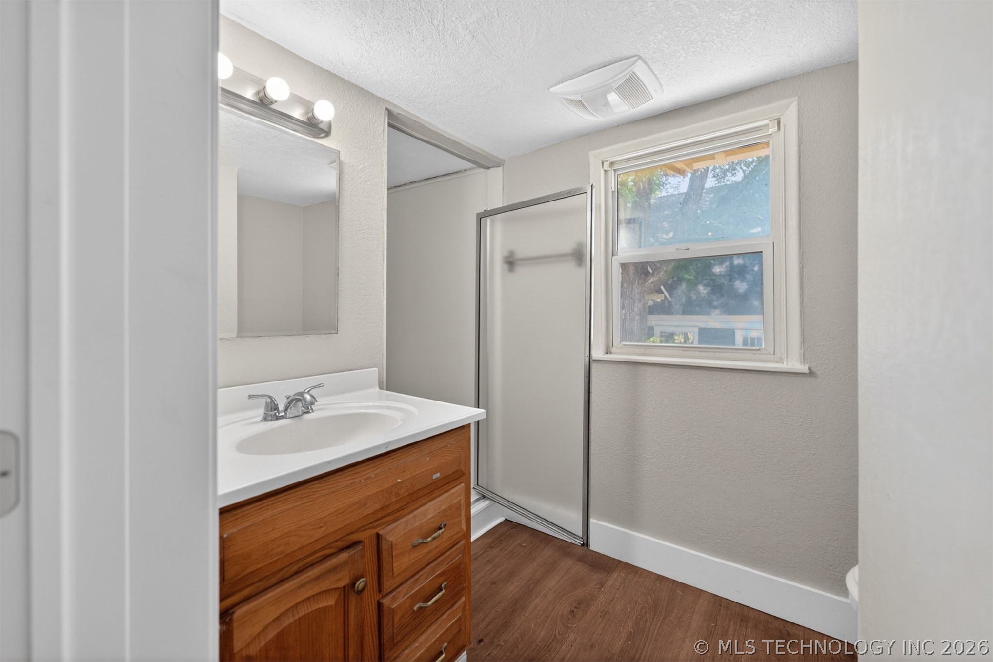 515 W Delaware Property Photo 29