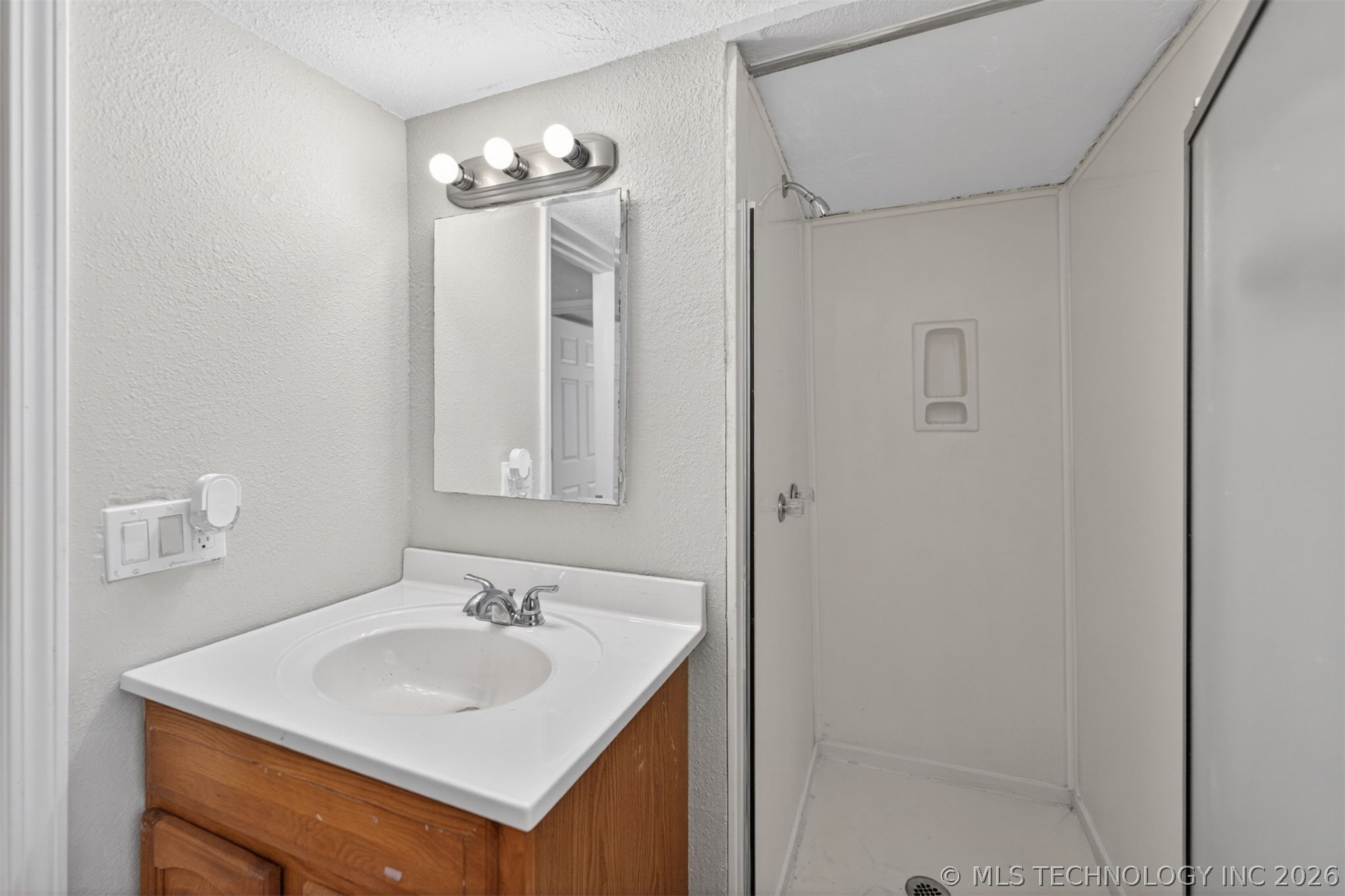 515 W Delaware Property Photo 30