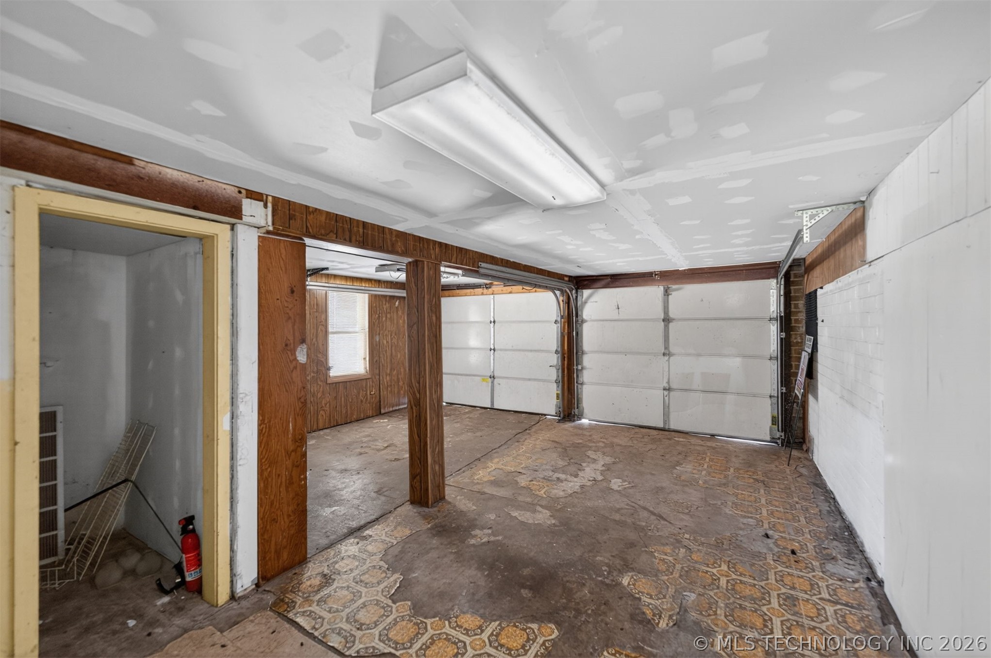515 W Delaware Property Photo 34