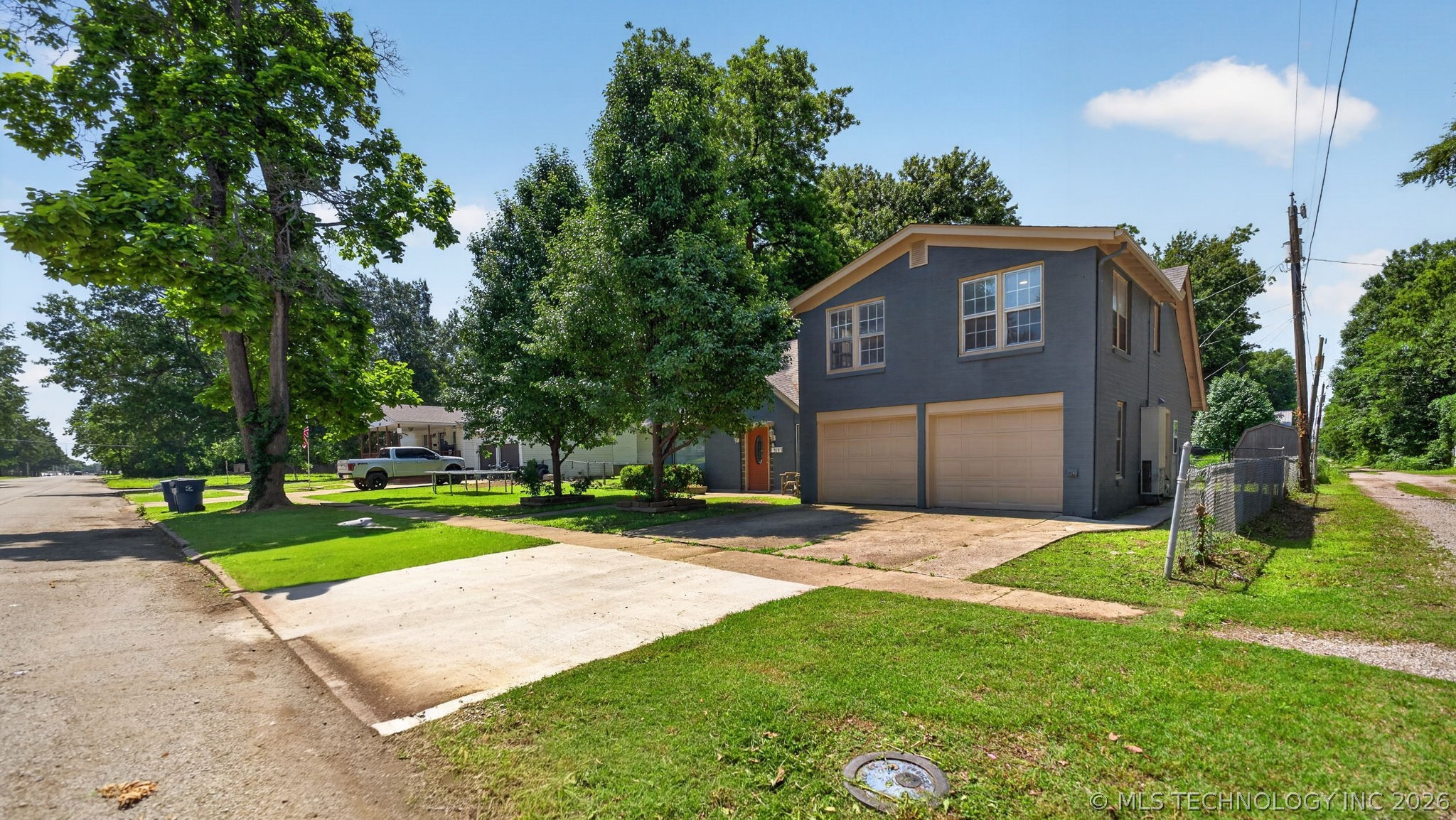 515 W Delaware Property Photo 42