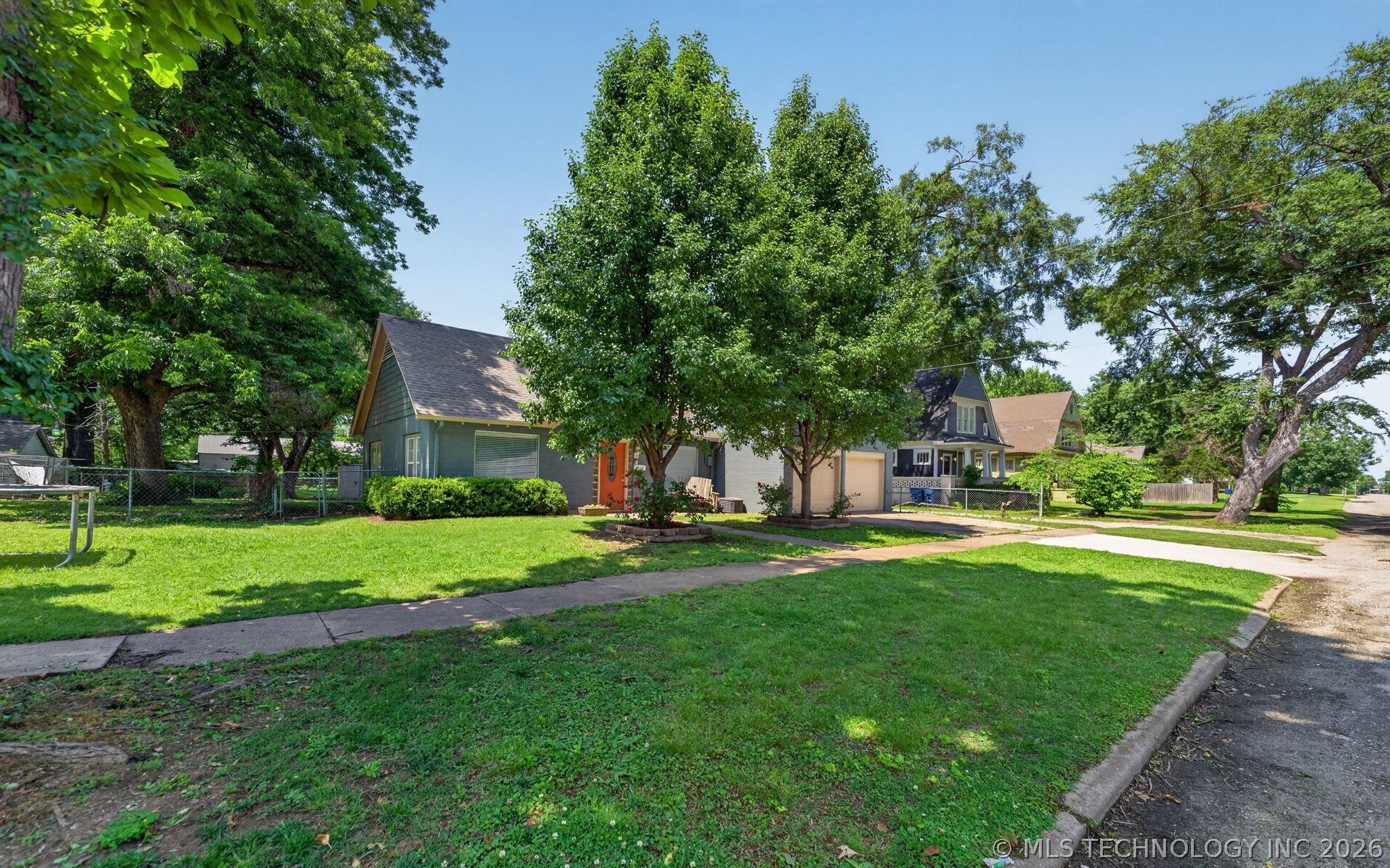 515 W Delaware Property Photo 43