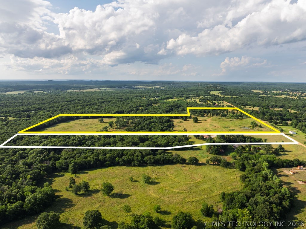 17373 Sumac Road Property Photo 3