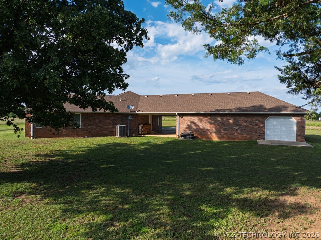17373 Sumac Road Property Photo 6
