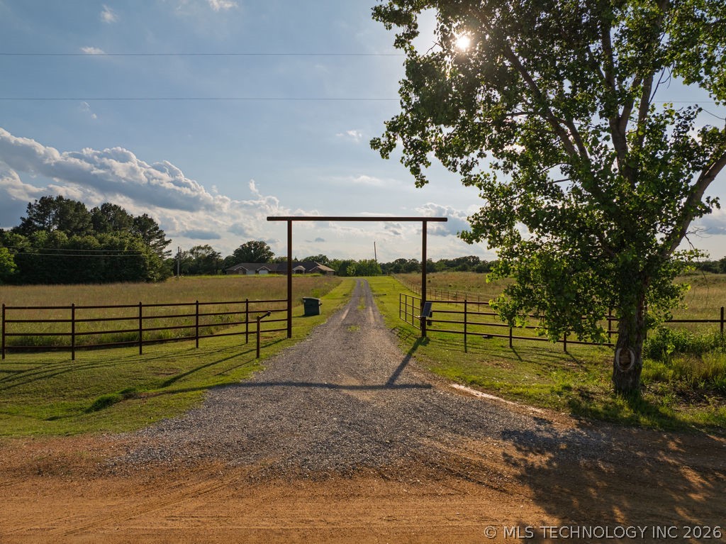 17373 Sumac Road Property Photo 7