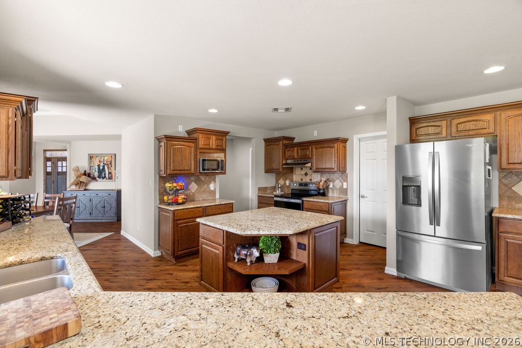 17373 Sumac Road Property Photo 17