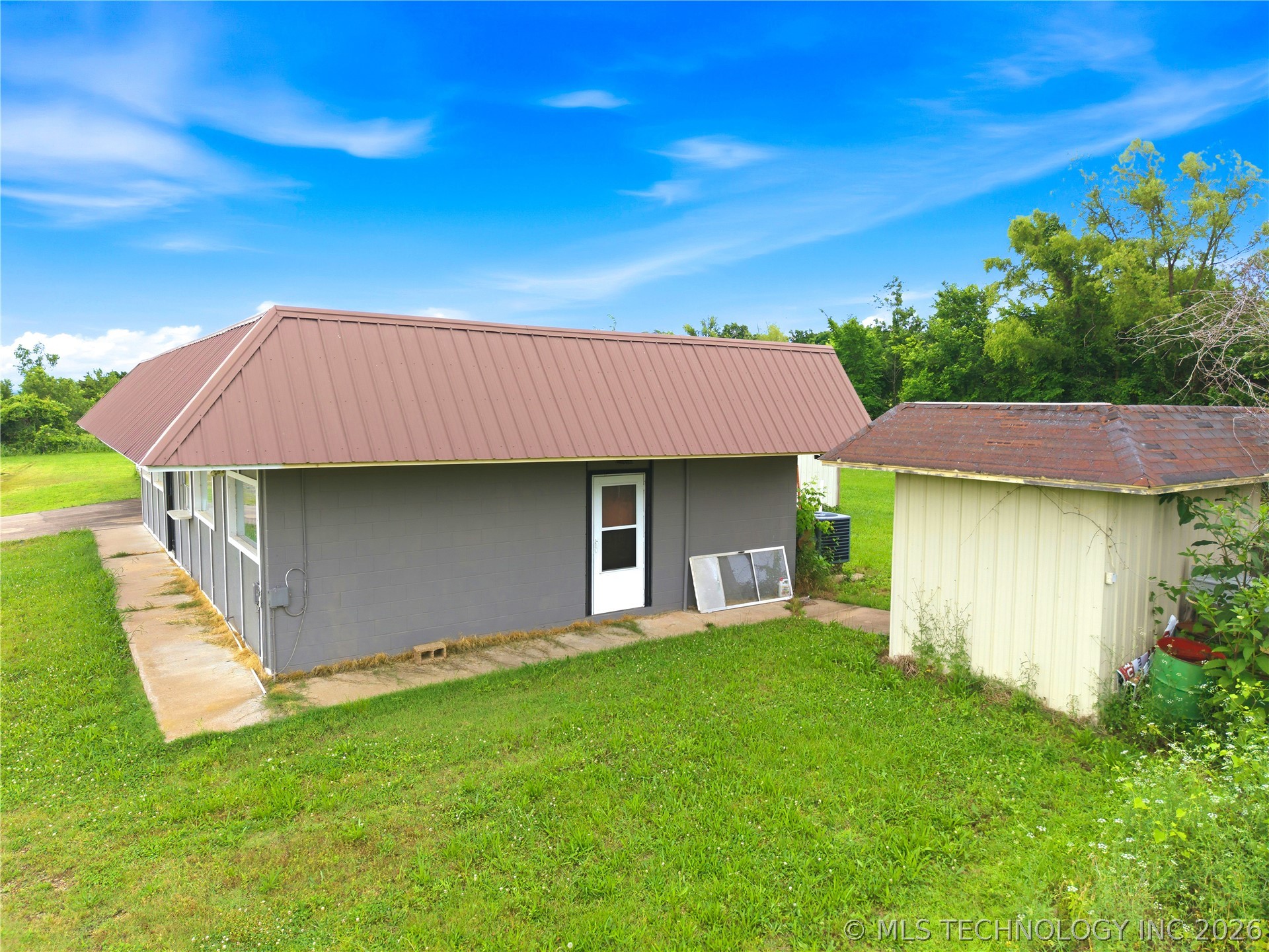 20674 S Hwy 59 Property Photo 3