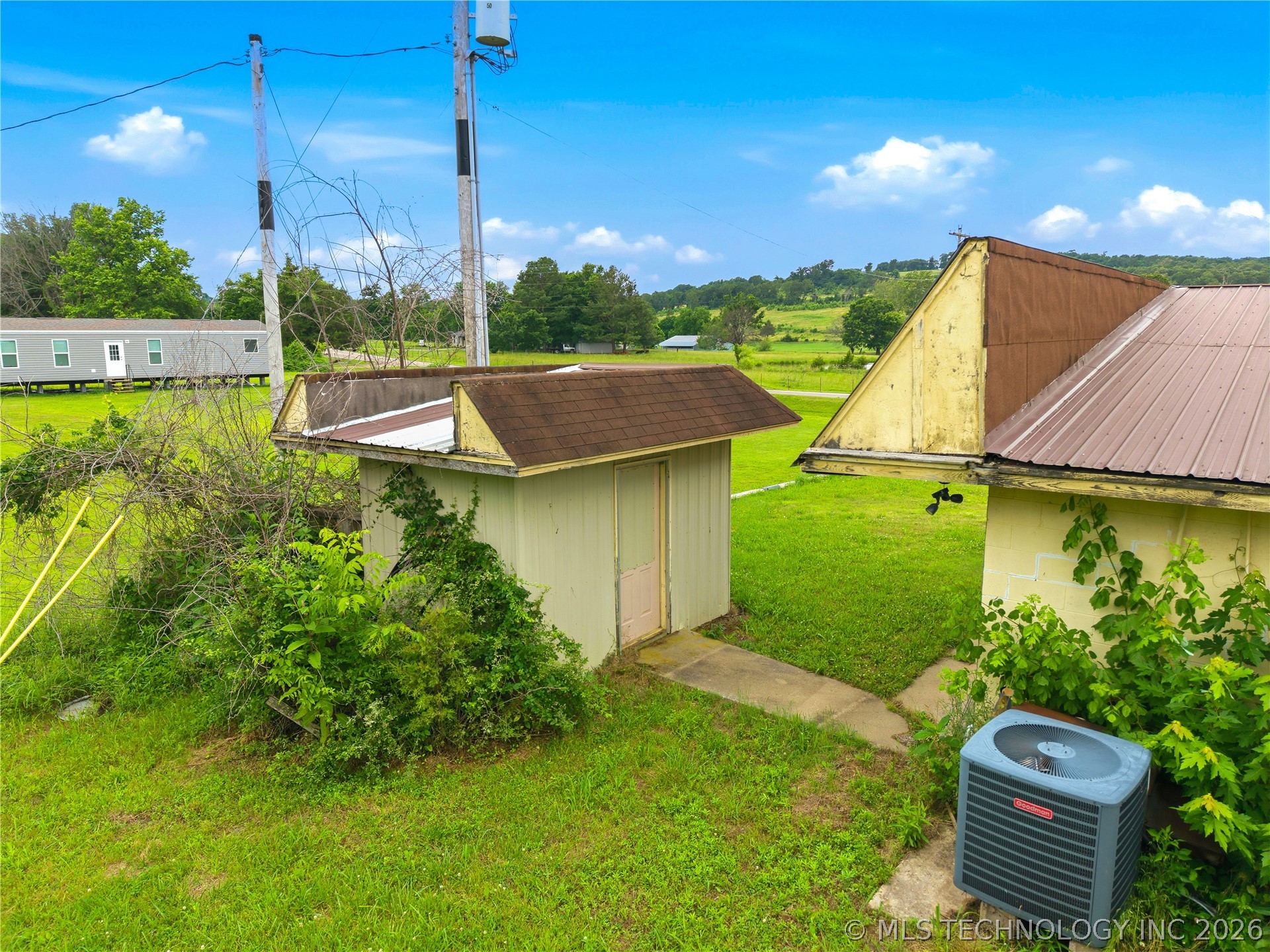 20674 S Hwy 59 Property Photo 7