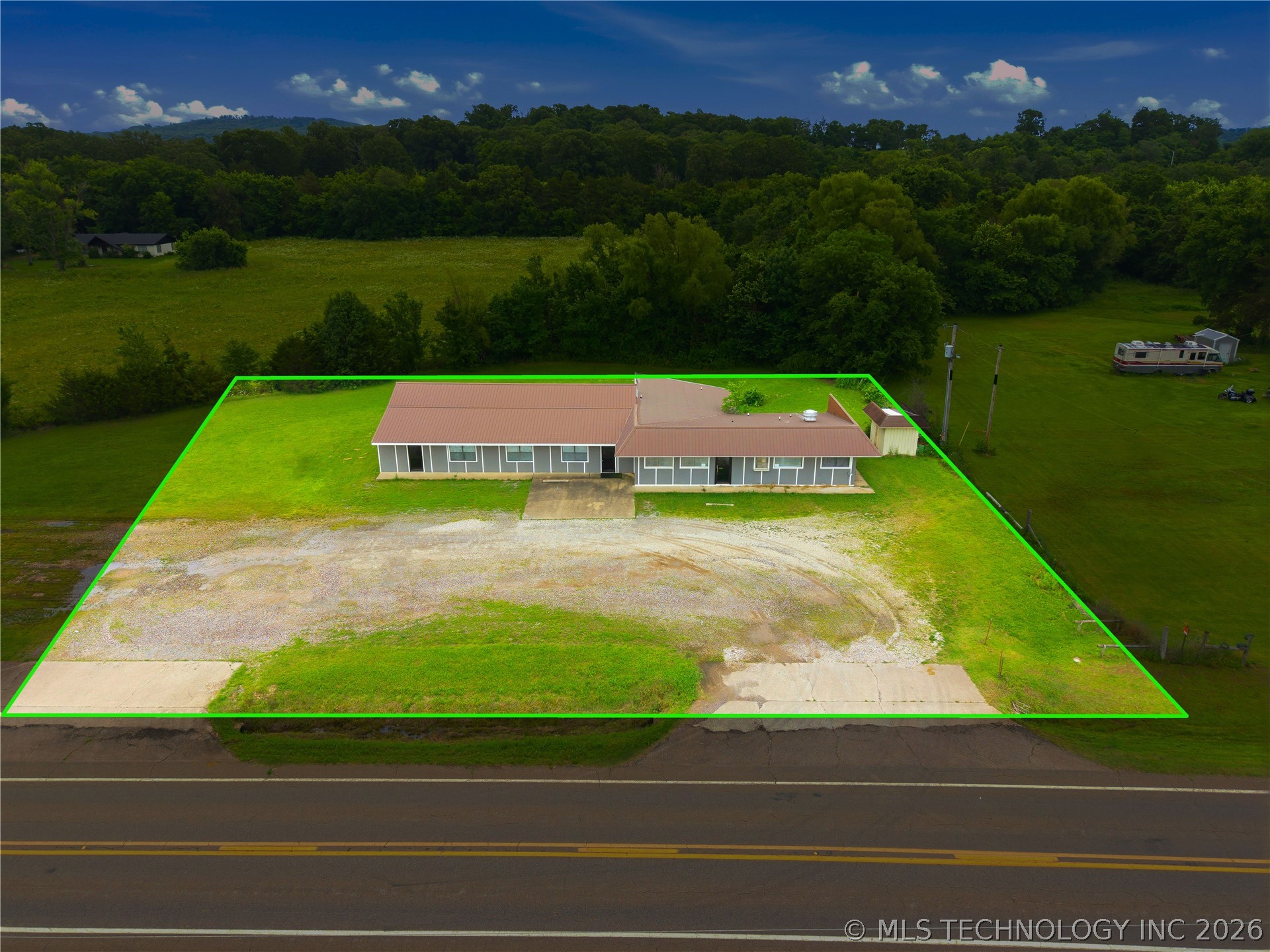 20674 S Hwy 59 Property Photo 8