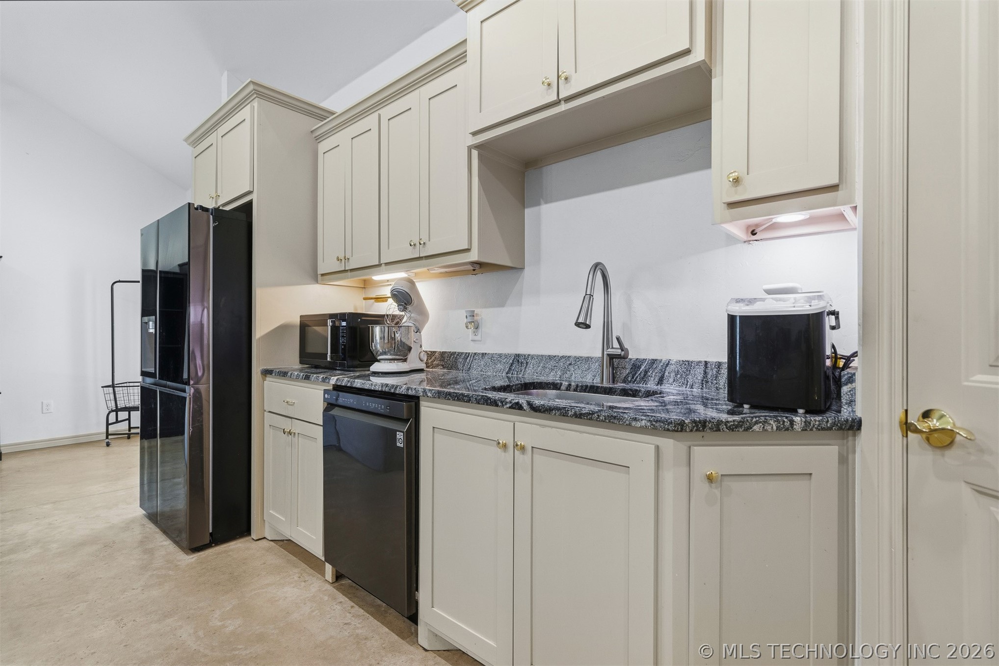 9998 N Millennium Junction Property Photo 11