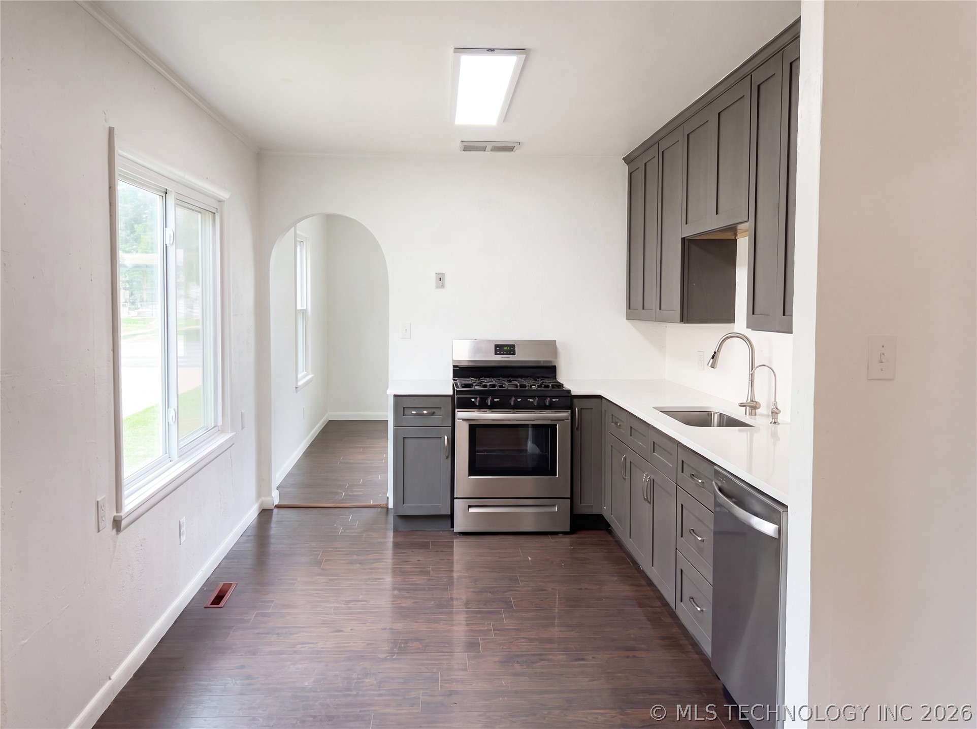 818 W Rush Street Property Photo 2