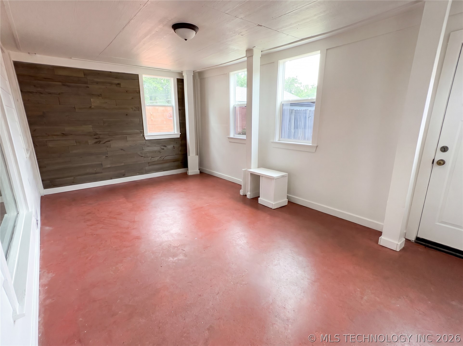 818 W Rush Street Property Photo 8