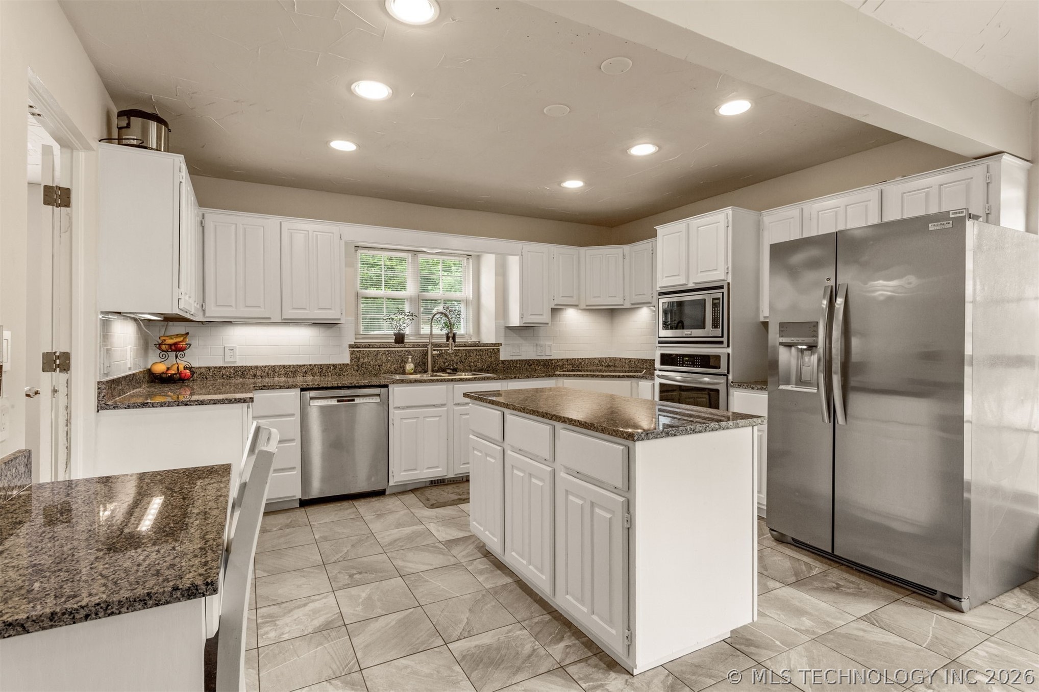 8620 S Evanston Avenue Property Photo 15