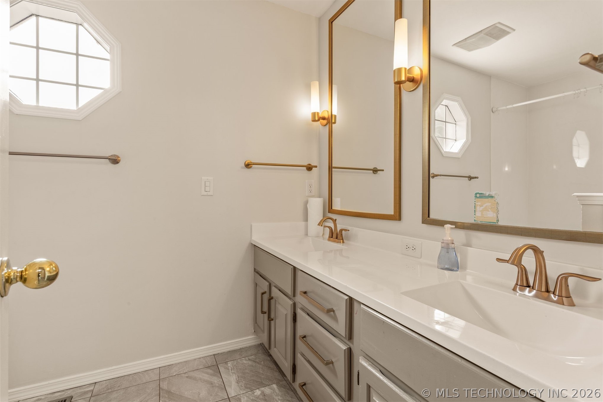 8620 S Evanston Avenue Property Photo 31