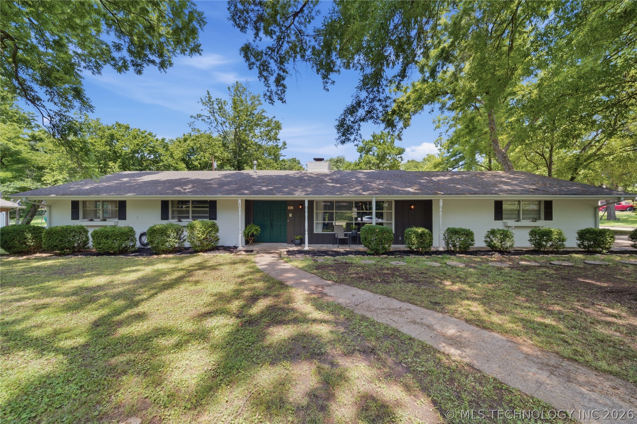 1015 Brookside Parkway Property Photo 1