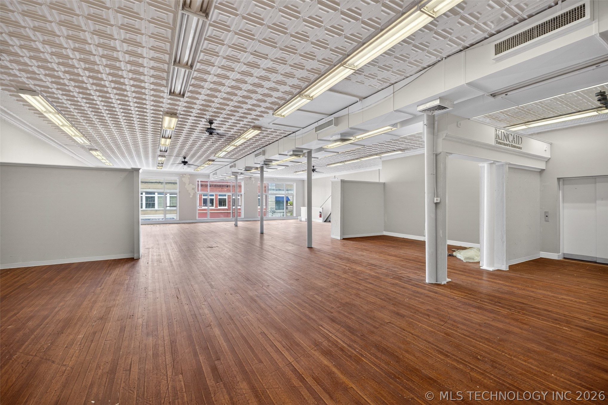 411 W Broadway Street Property Photo 26