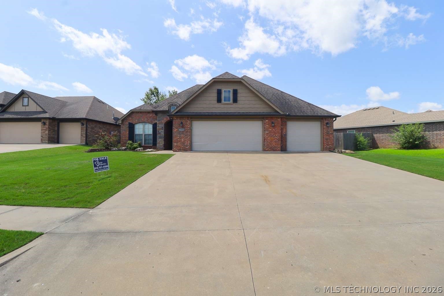 1804 Hillcrest Road Property Photo 1