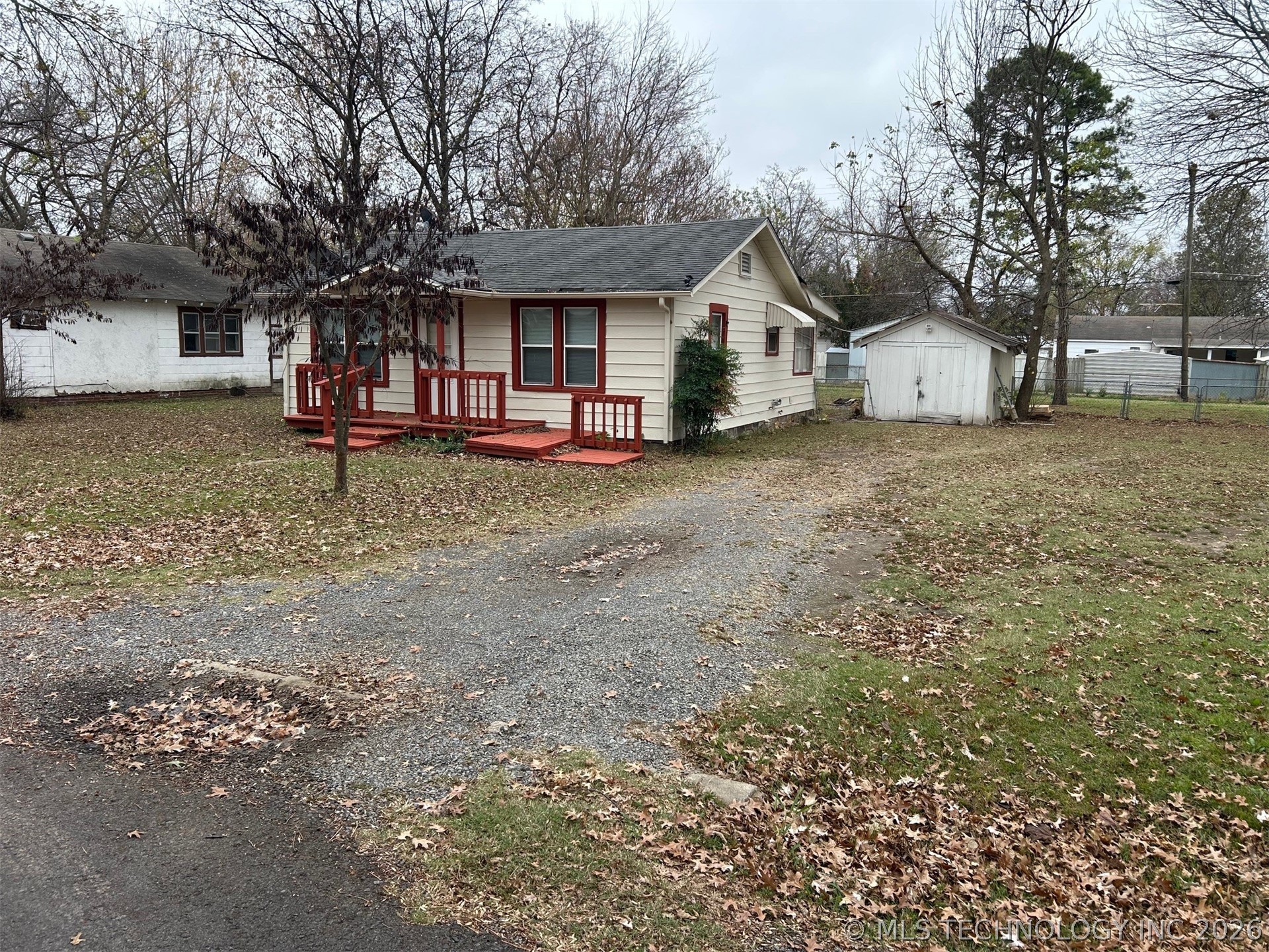 2207 Sallie Street Property Photo 3
