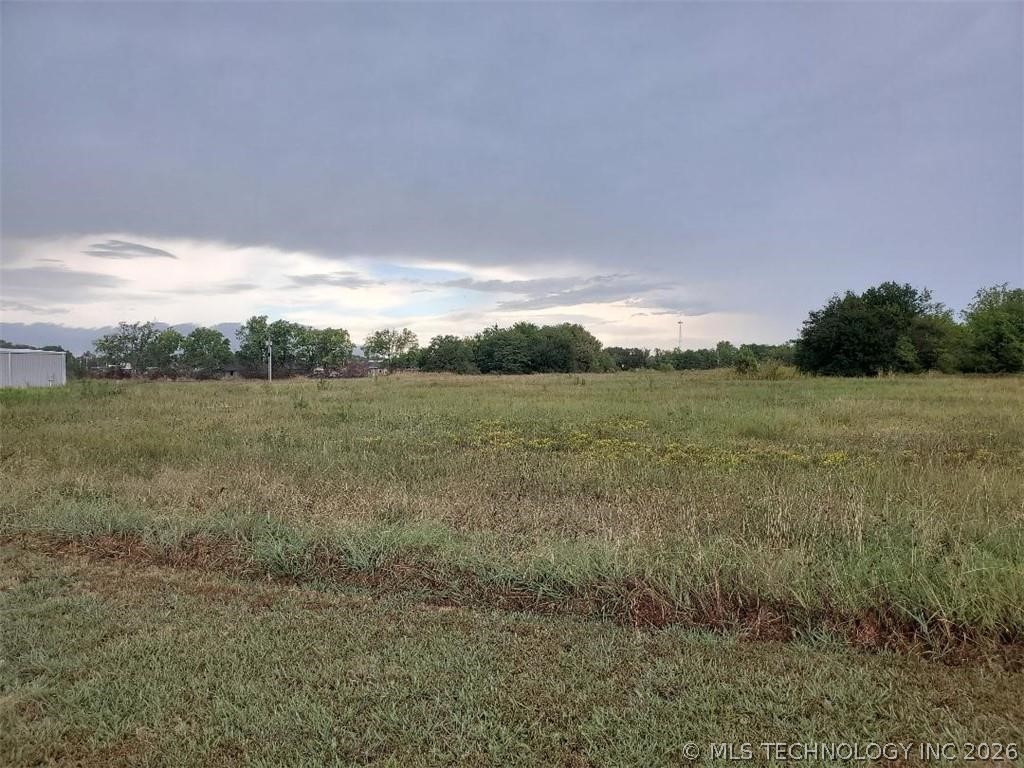 210 E Date Street Property Photo 7