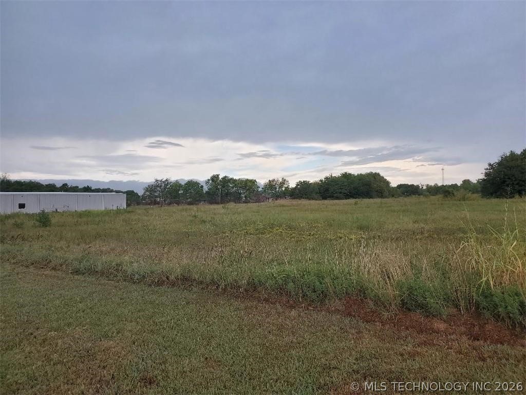 210 E Date Street Property Photo 8