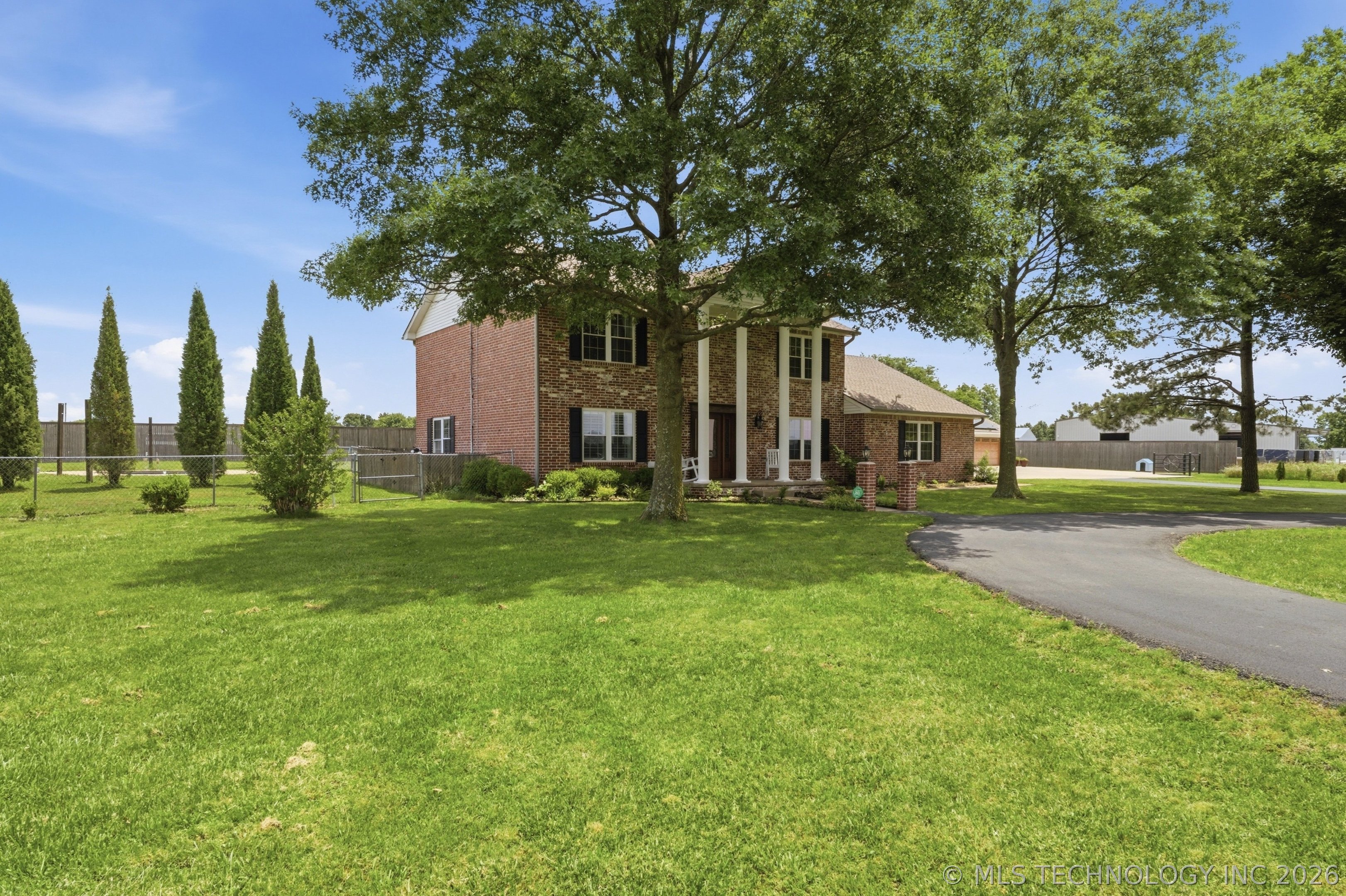 15200 E 440 Road Property Photo 4