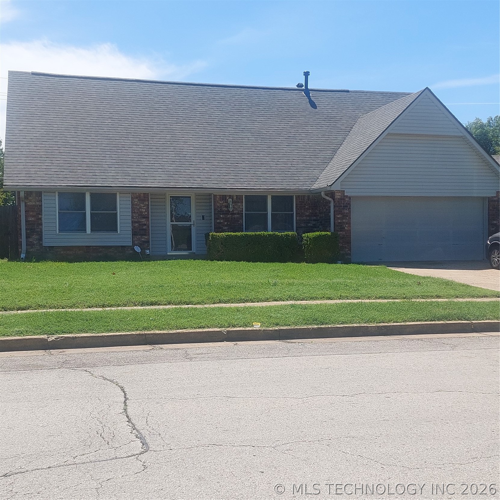 10904 E 26th Street Property Photo 1