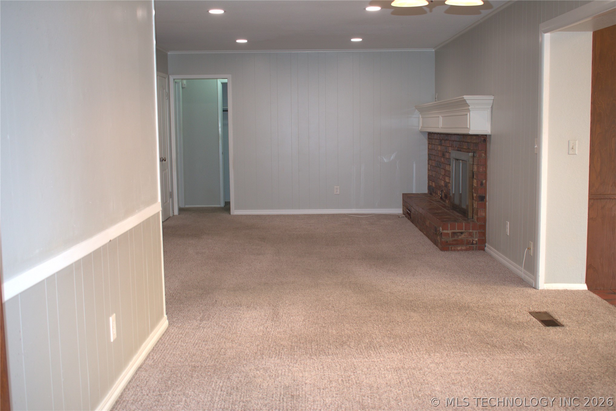 10904 E 26th Street Property Photo 5