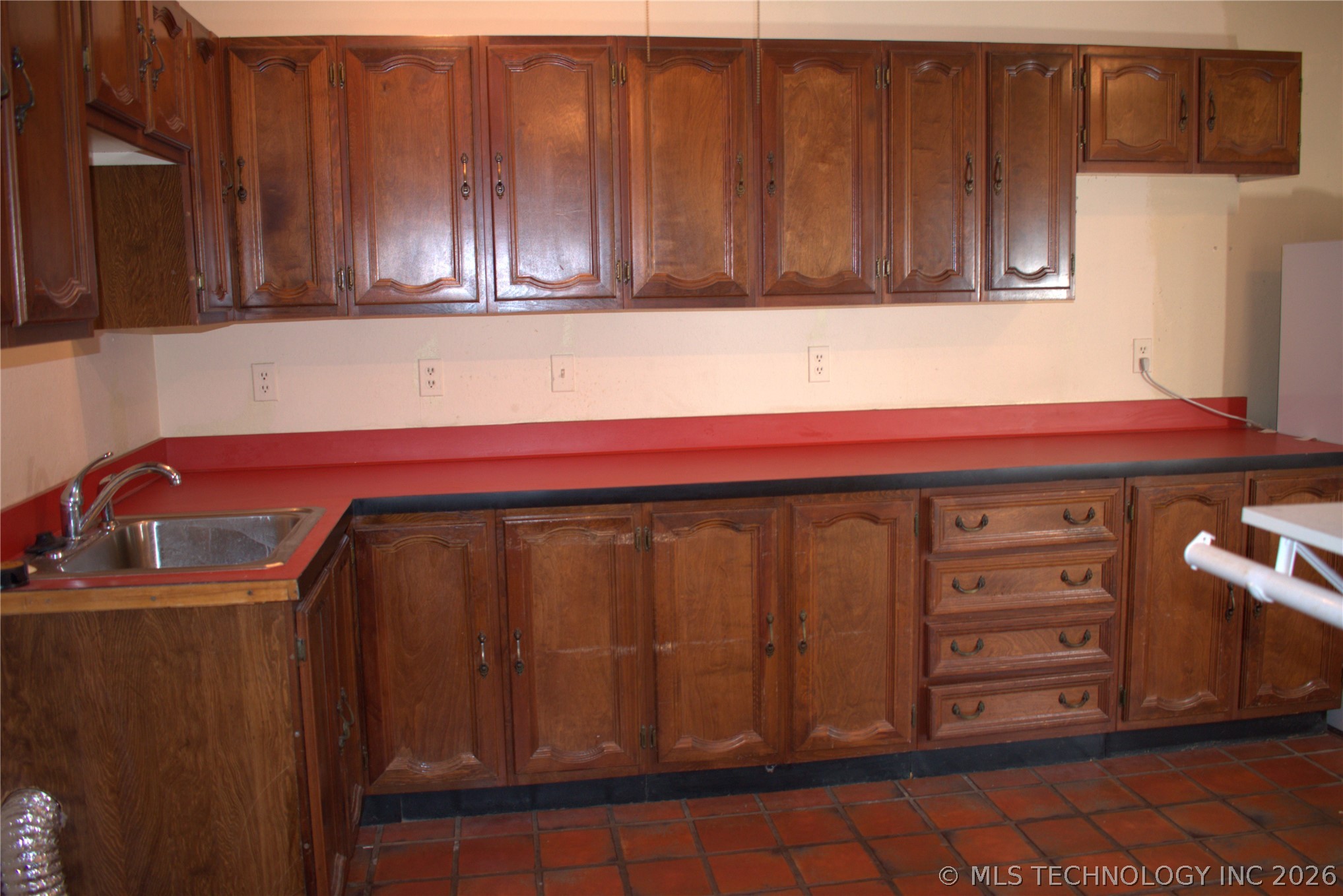 10904 E 26th Street Property Photo 12