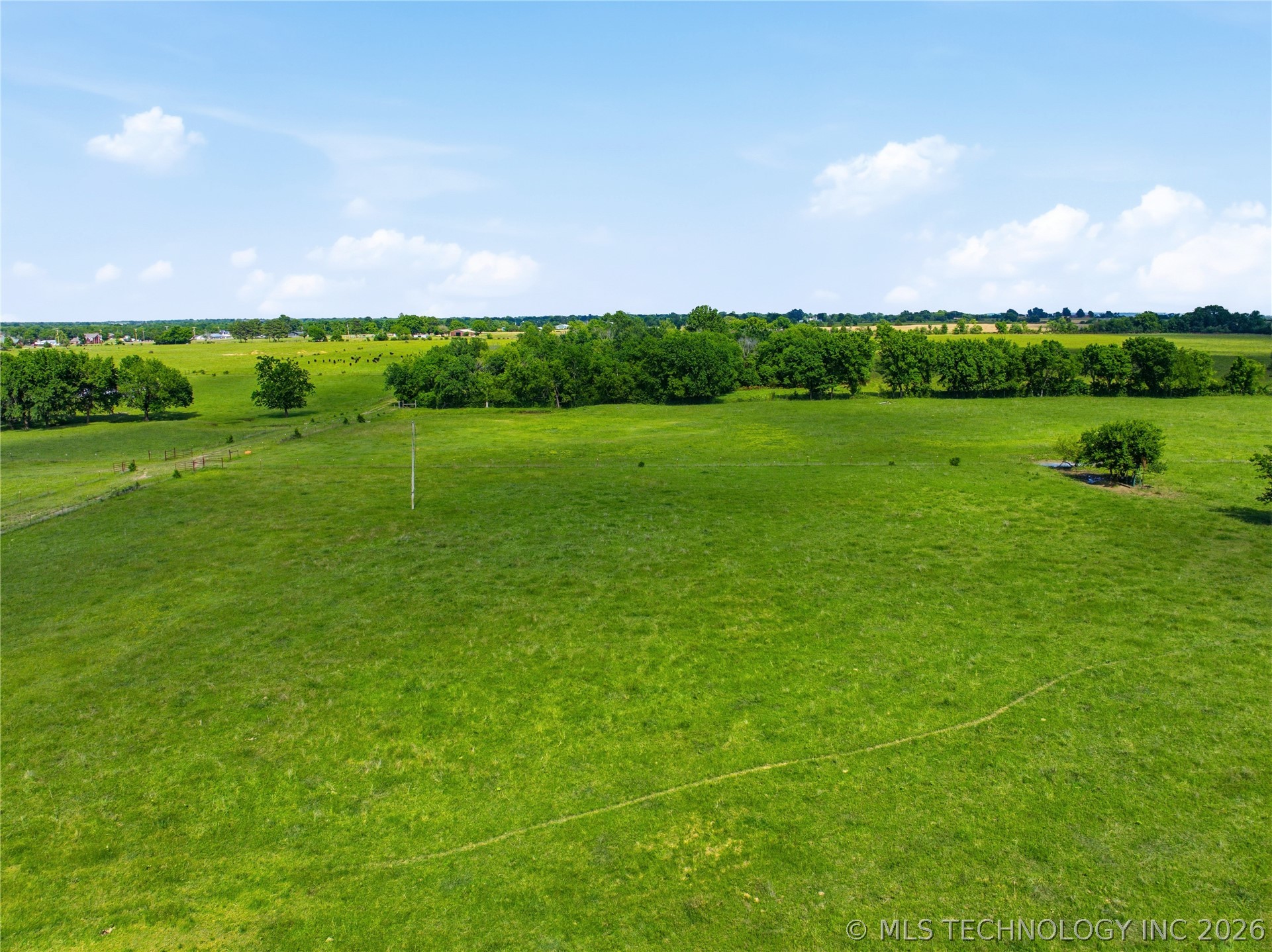 30 S 270 Road Property Photo 6