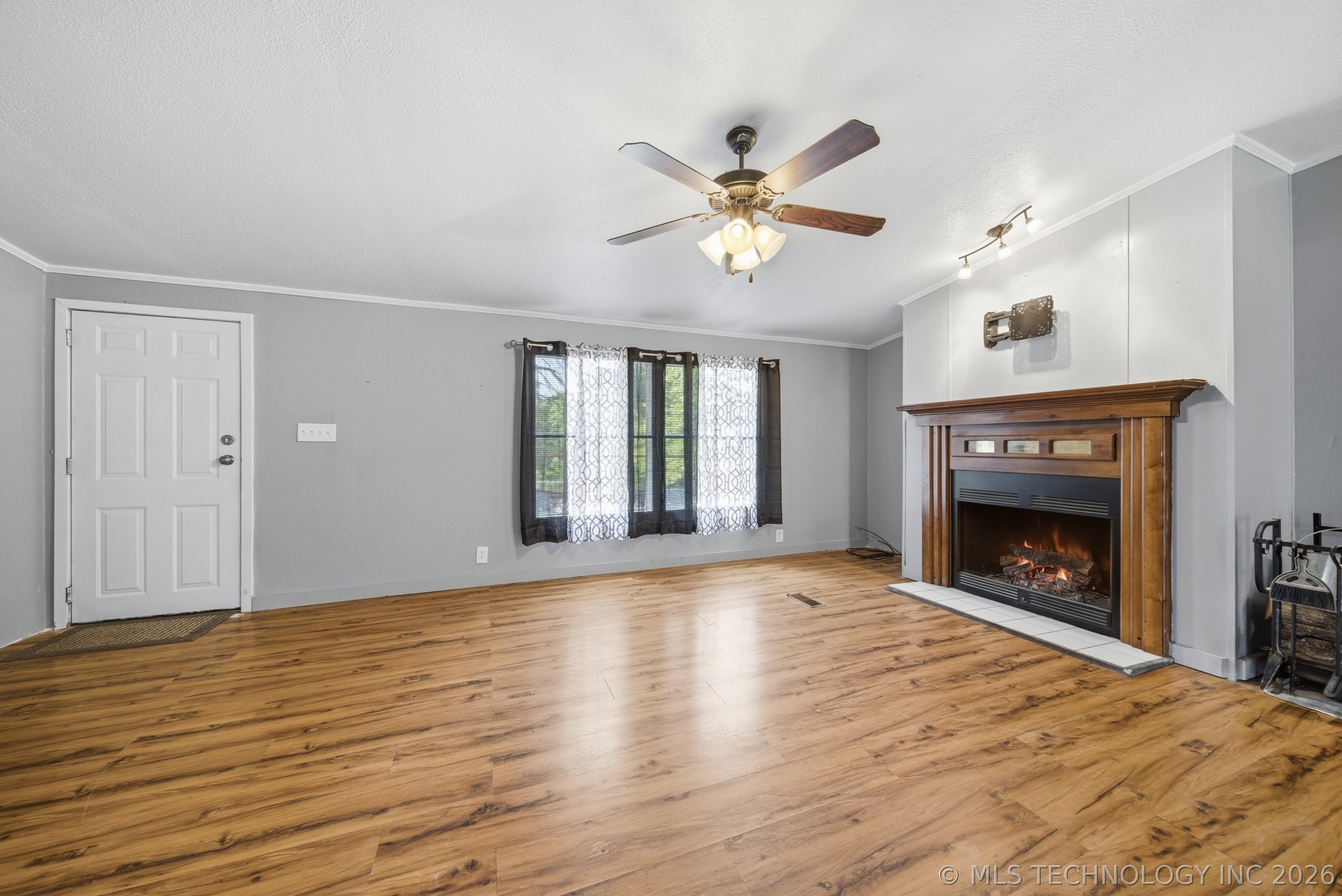 9917 N Scenic Drive N Property Photo 6