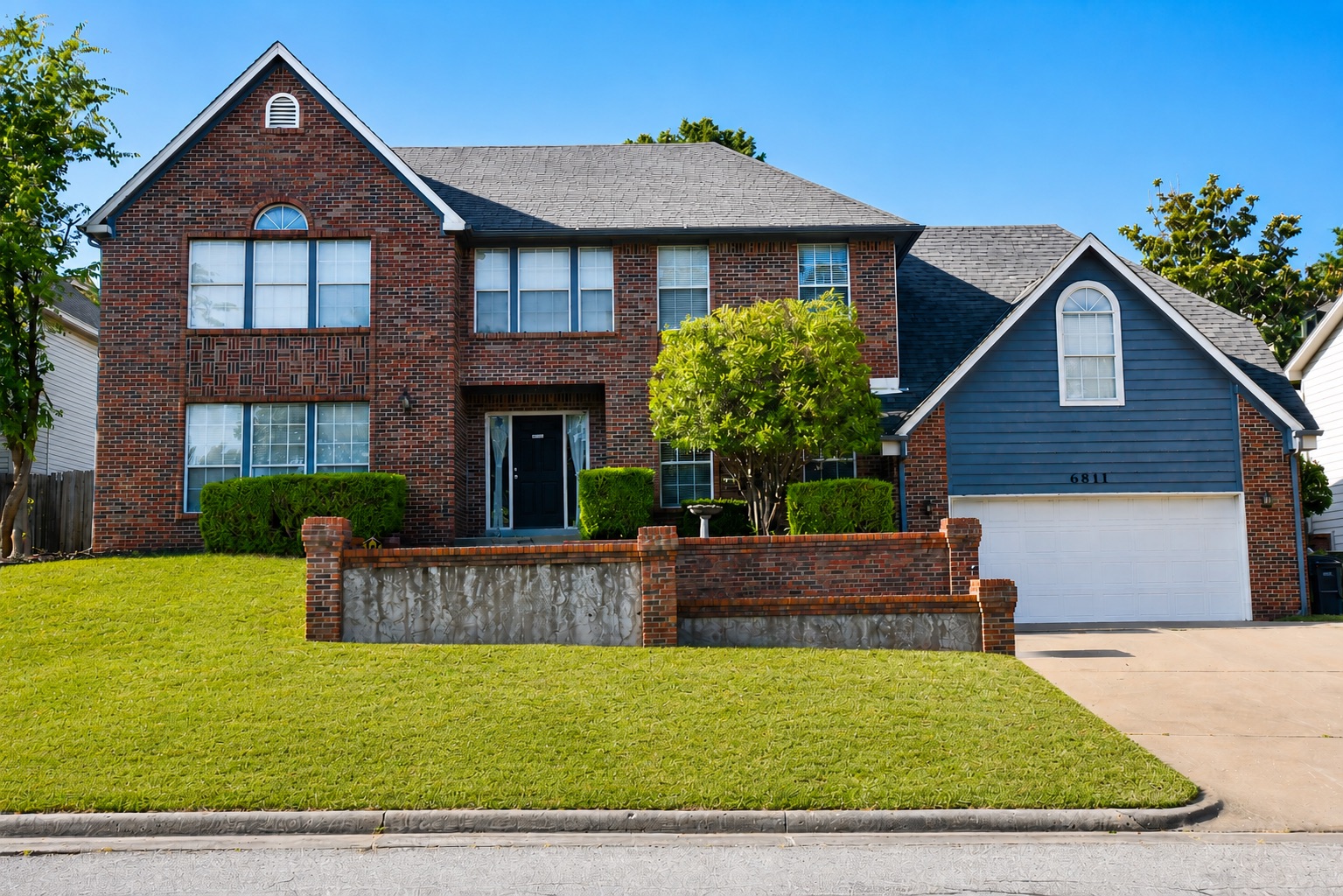 6811 E 65th Place