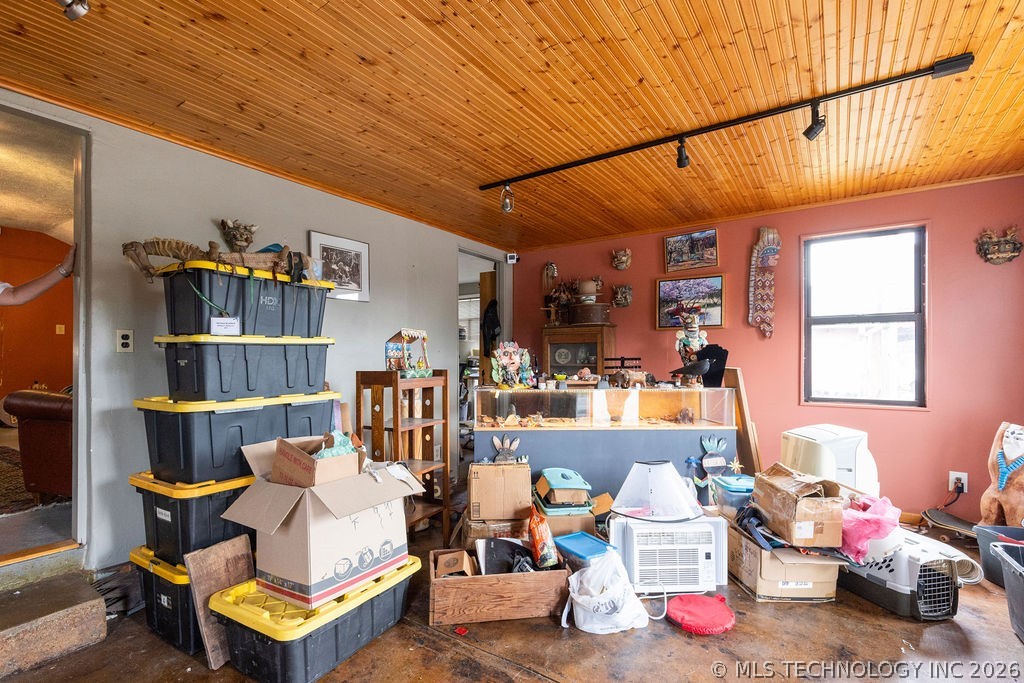 105 N Main Property Photo 37