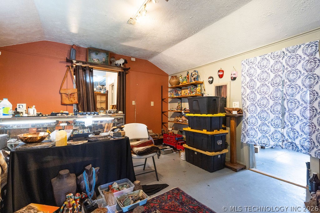 105 N Main Property Photo 38