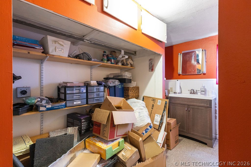 105 N Main Property Photo 42