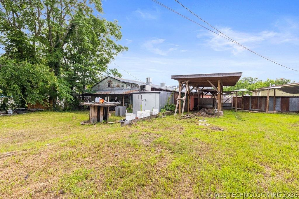 105 N Main Property Photo 48