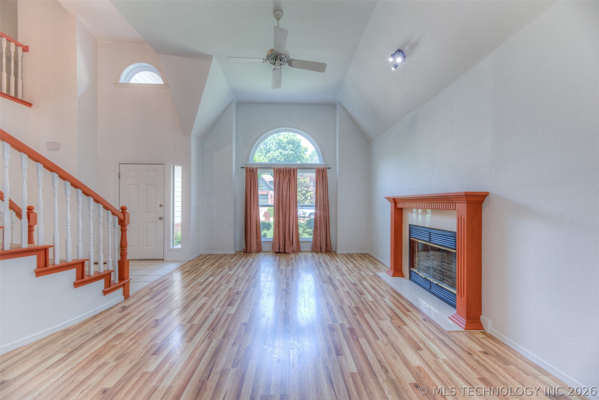 9215 S Erie Avenue Property Photo 6