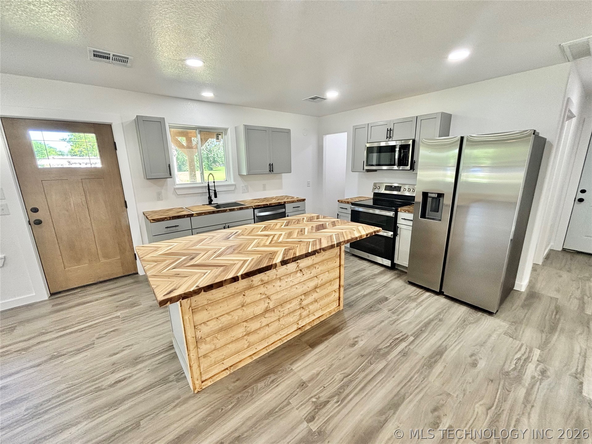 4 N King Street Property Photo 11