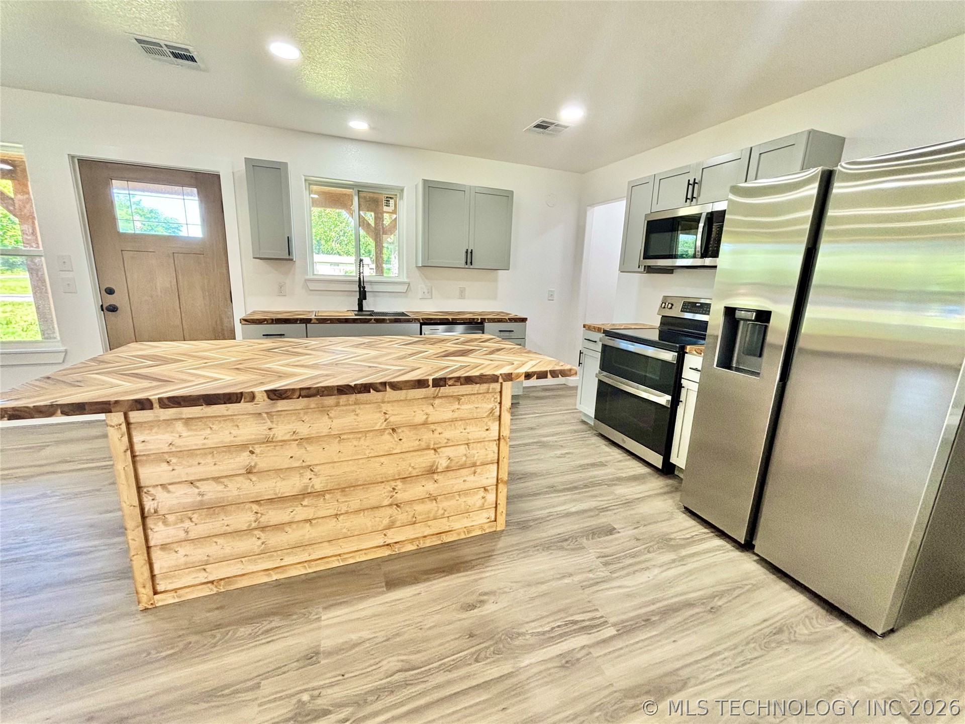 4 N King Street Property Photo 12