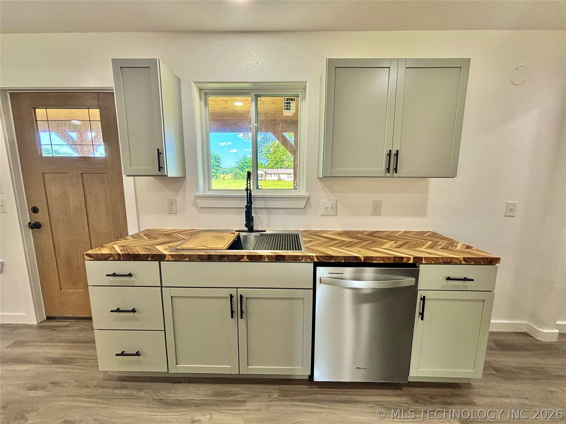4 N King Street Property Photo 13