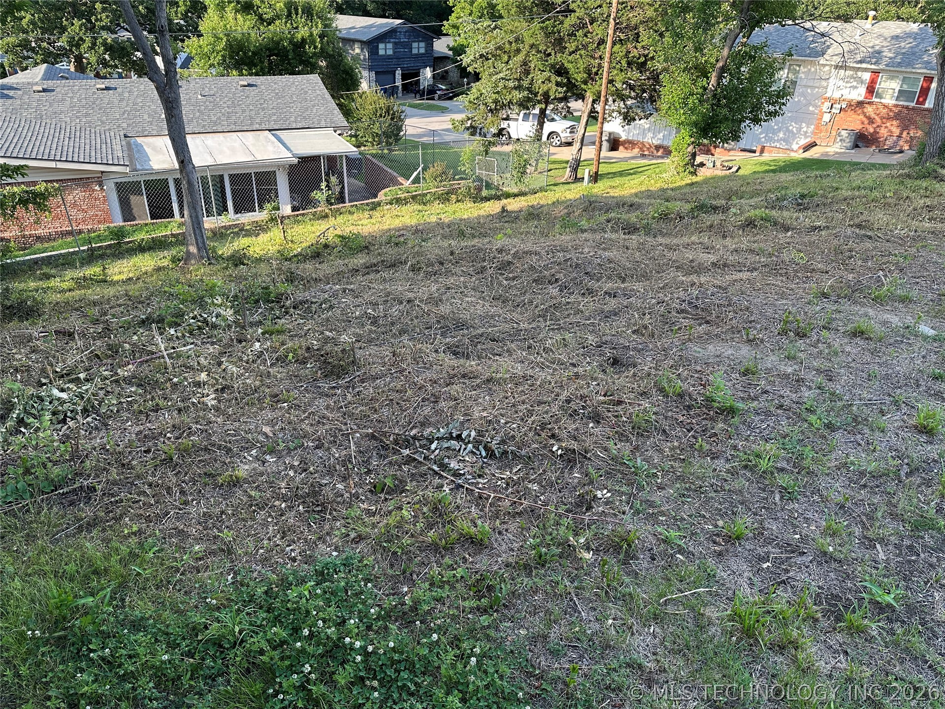 2421 W 45th Court Property Photo 4