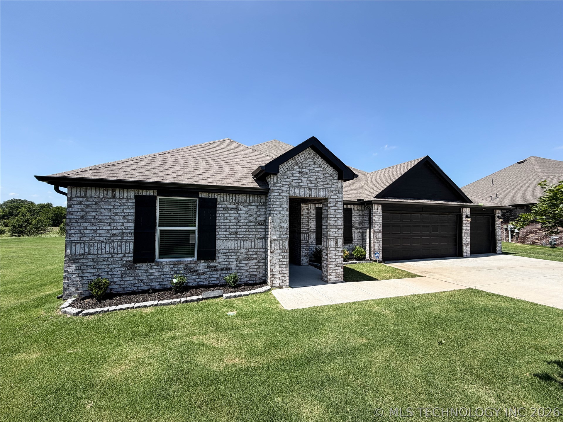 1507 Bluestem Drive Property Photo 3