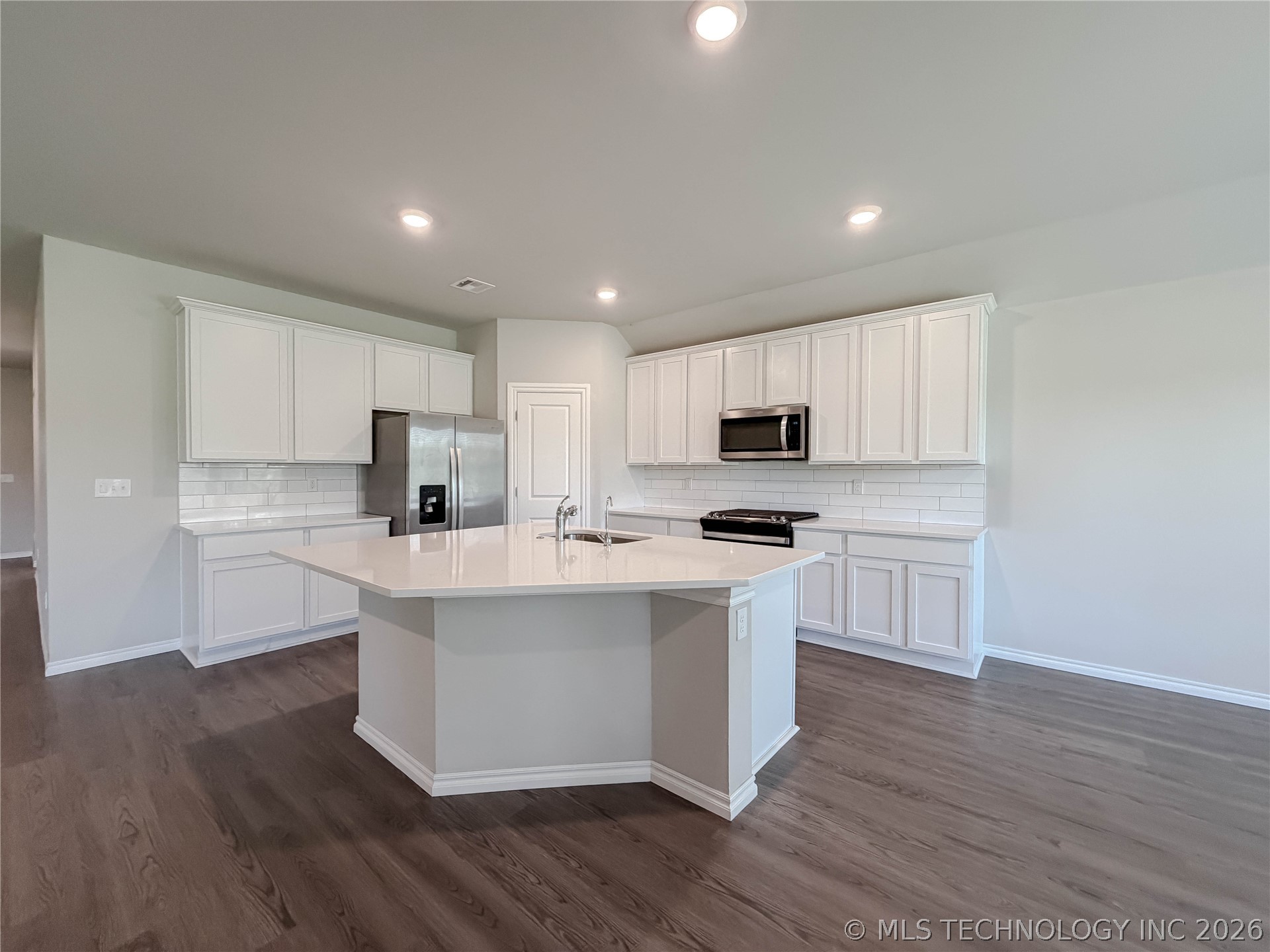 1507 Bluestem Drive Property Photo 12