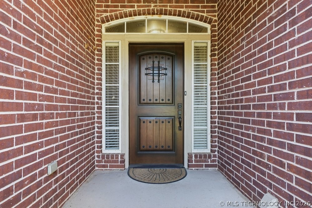 2830 E 103rd Street Property Photo 2